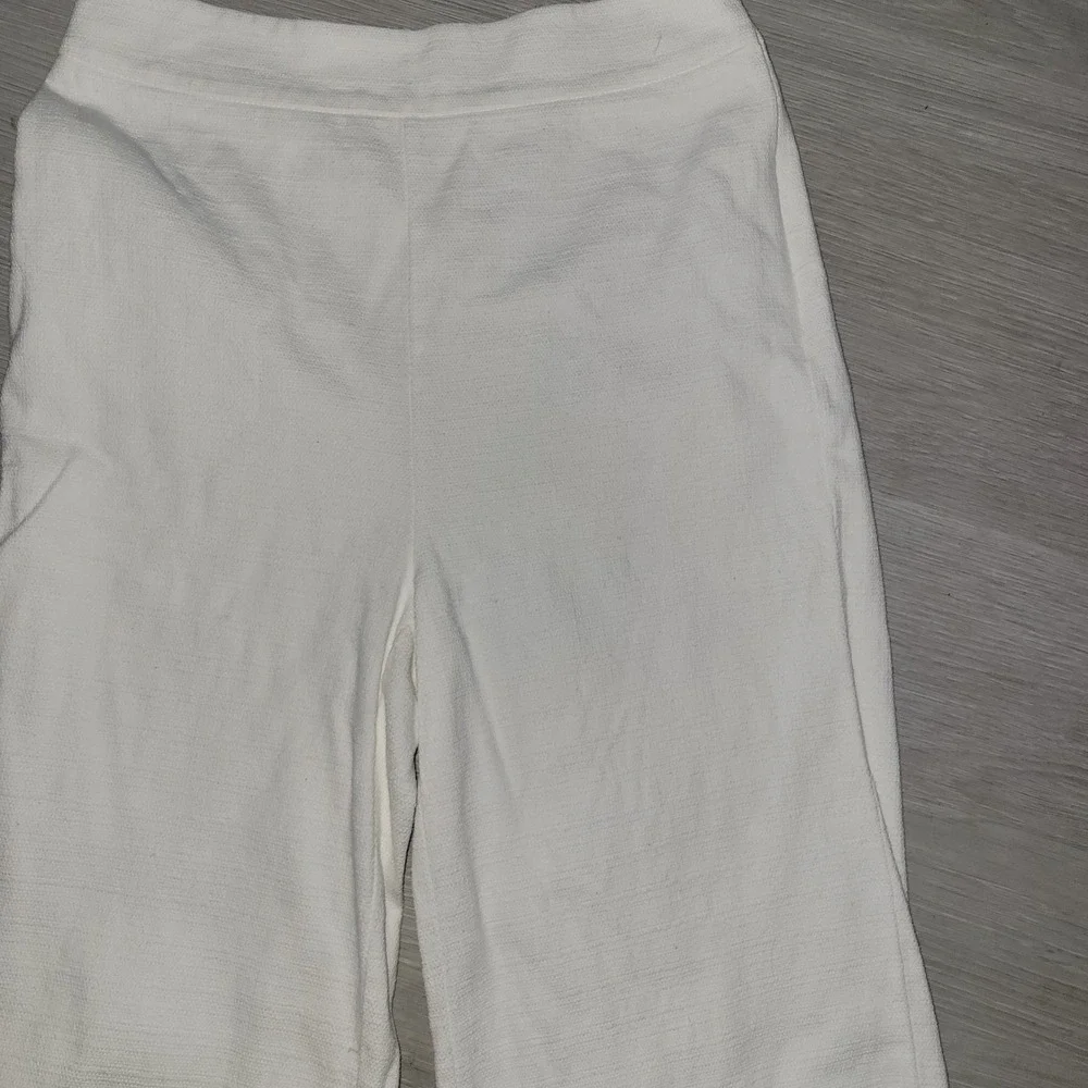ZARA Wide Leg Textured Cropped Pants White M linen designer luxury beach momcore